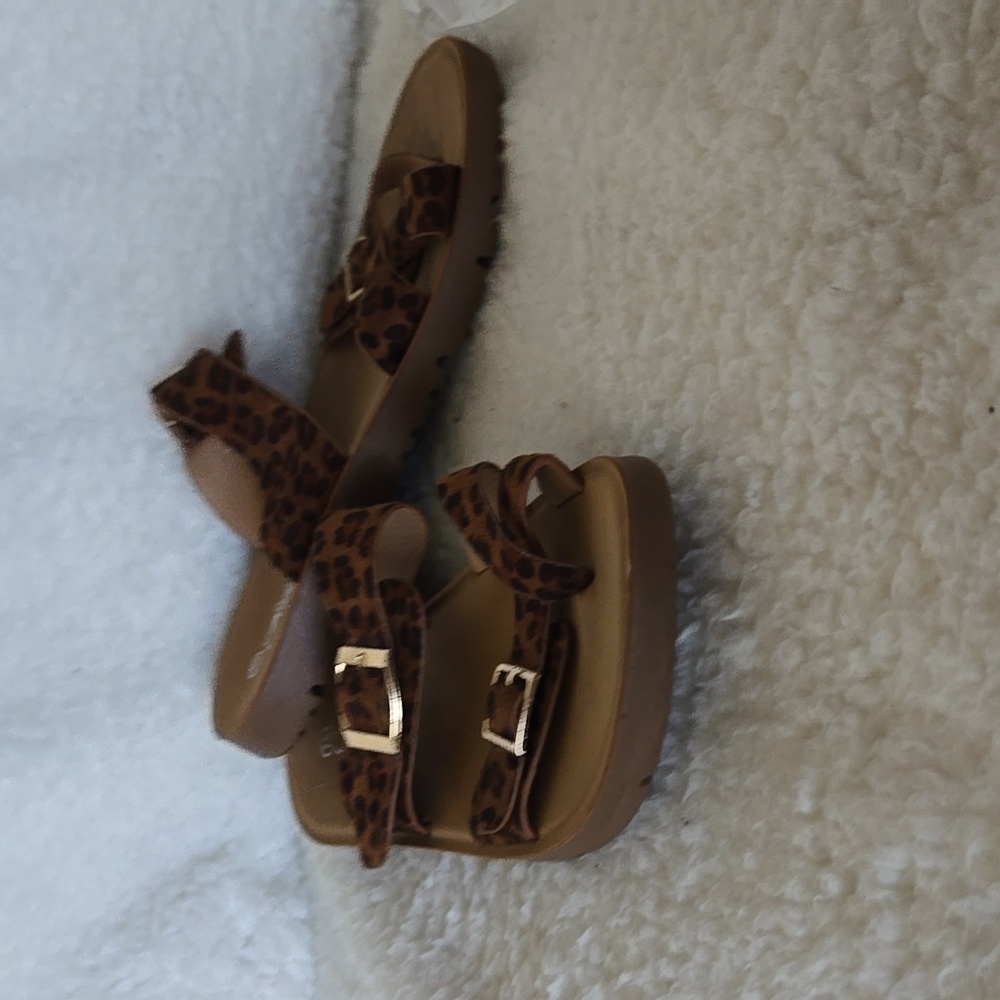 Forever Comfort Strappy Flat Sandals-Size7.5 - Picture 6 of 8